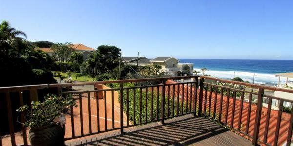 Die Strandhuis Umdloti Luaran gambar