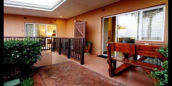 Die Strandhuis Umdloti Luaran gambar