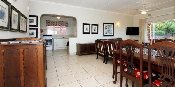 Die Strandhuis Umdloti Luaran gambar