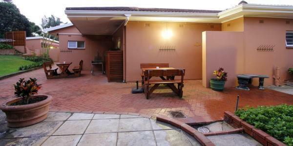 Die Strandhuis Umdloti Luaran gambar